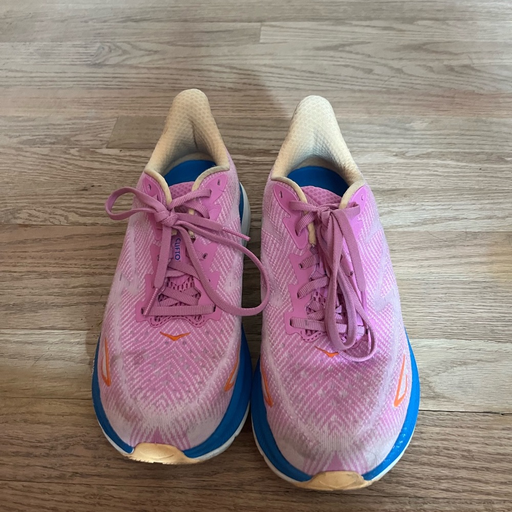Hoka Clifton 9 size 8.5 running shoes